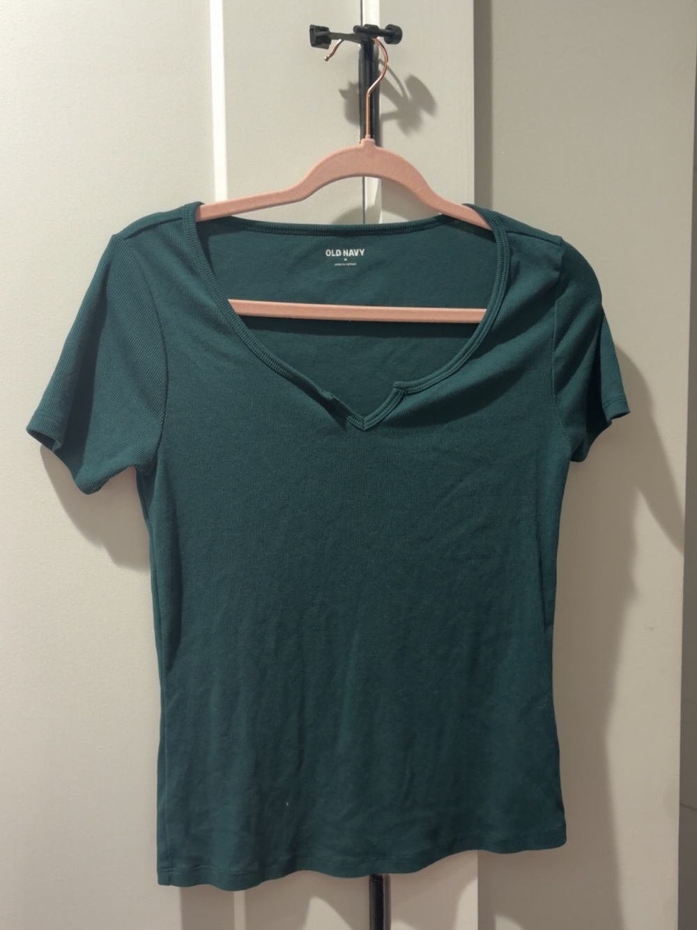 Old Navy Women’s Short Sleeve Notch V-Neck Top